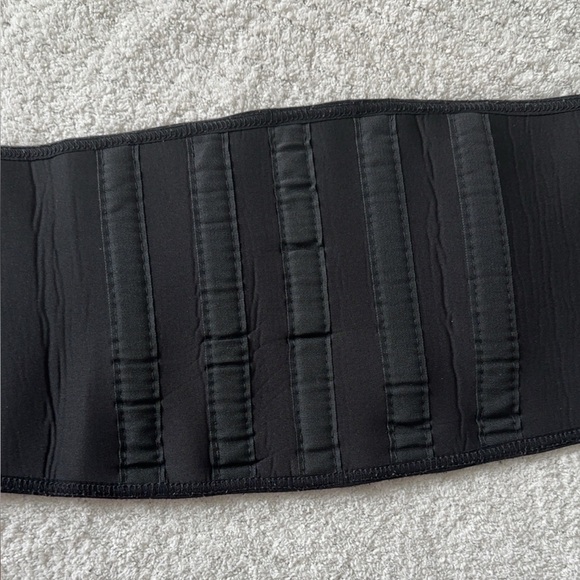 M & D Black Shapewear Waist Cincher - Picture 7 of 10